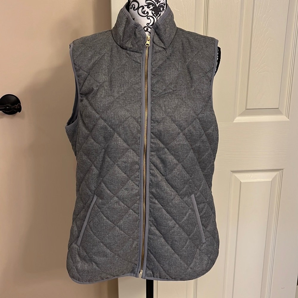NWOT Old Navy quilted vest.